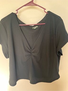 wild fable Black V-Neck Short Sleeve Ruched Front Top